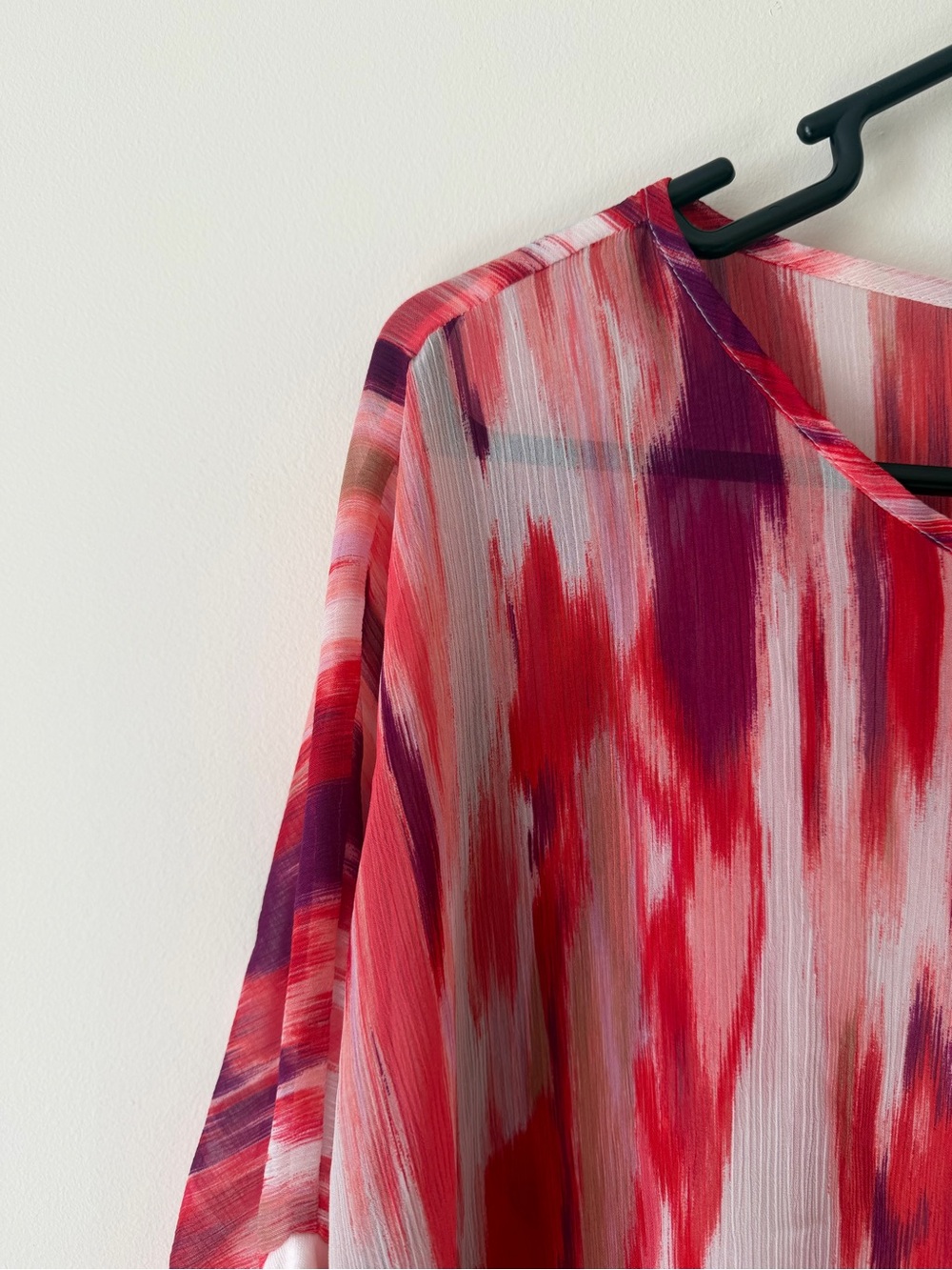 Express Red and Pink Abstract Sheer Top VGC Womens Medium - Picture 3 of 6